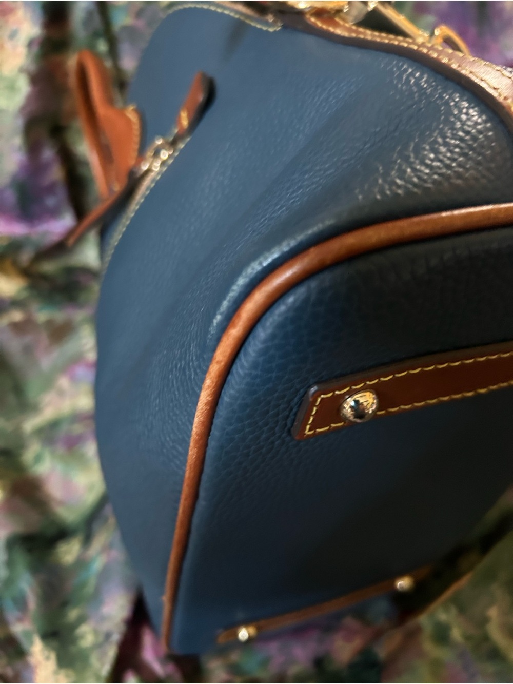 Dooney & Bourke Authentic Blue Pebbled Leather Dome Handbag W/ Brown Trim - Picture 5 of 12
